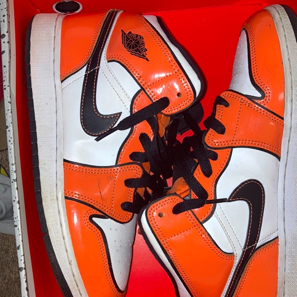 nike air jordan 1s